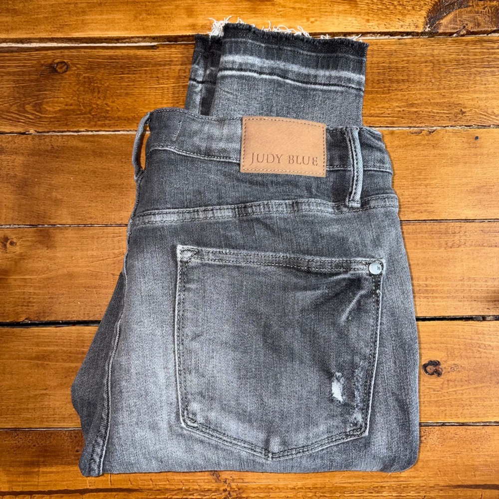 Judy Blue Skinny Fit Jeans Women 15 (Fits 32x28) Grey Distressed Raw Hem JB88792